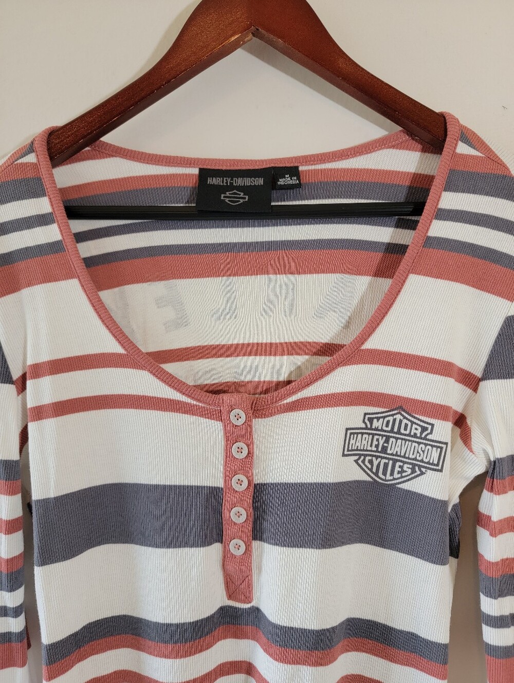 Harley-Davidson Womens Striped Henley Shirt Sz M Long Sleeve Logo Biker Moto Y2K - Picture 4 of 12